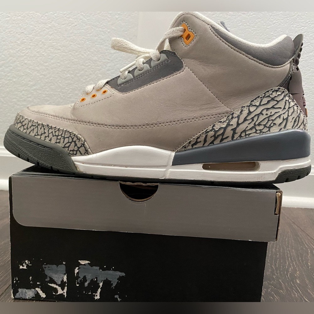 AIR JORDAN RETRO 3 COOL GREY/ size 12